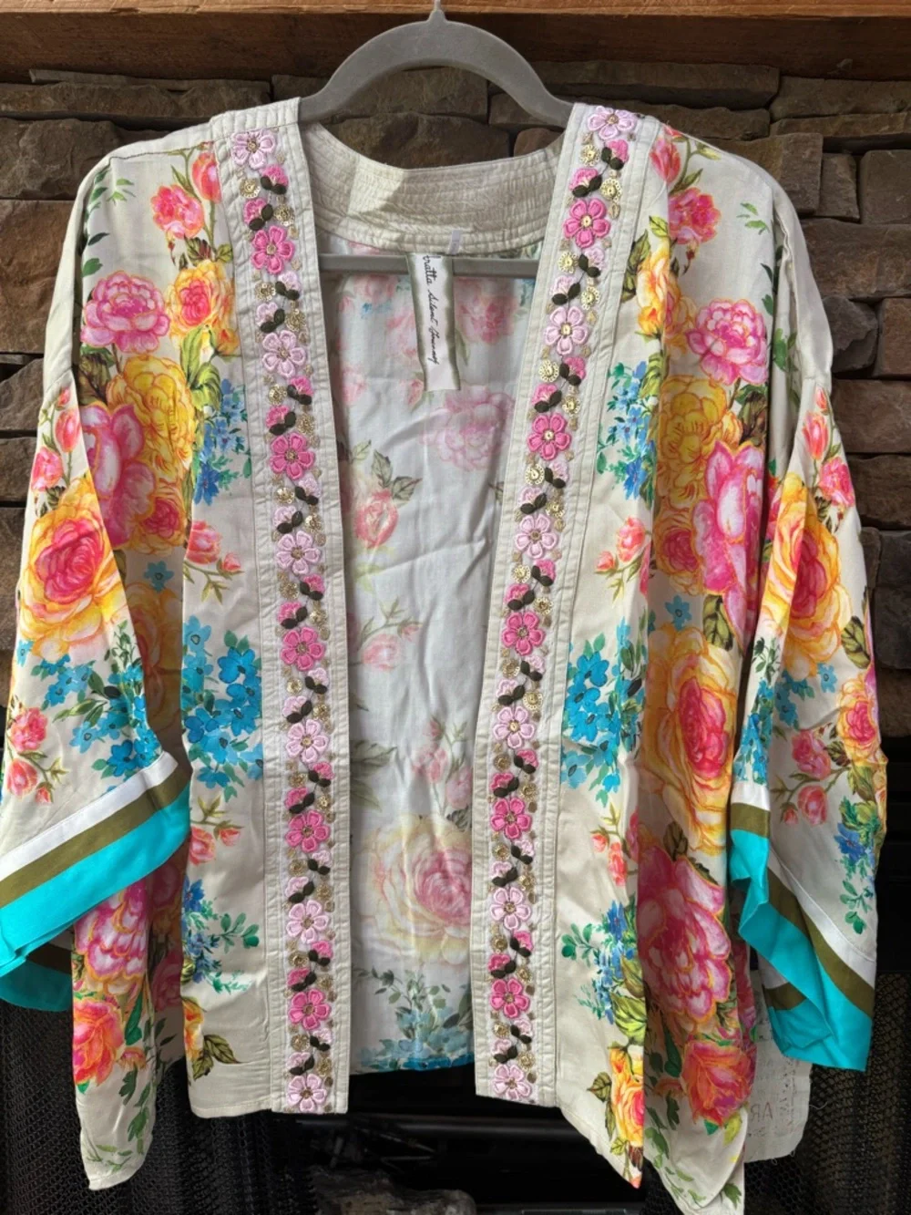 Aratta Stunning Sequin Floral Embroidered Viscose short kimono, beige multi - Picture 1 of 6